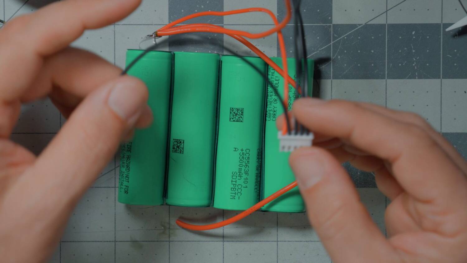 Balance lead wires laid across the four cells