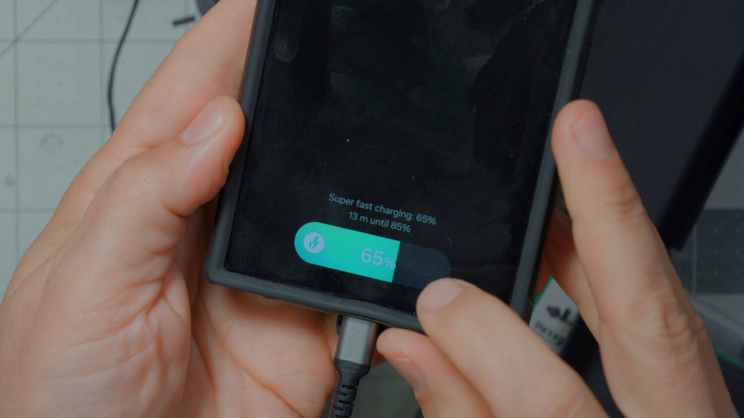 Phone screen showing super fast charging from the battery pack